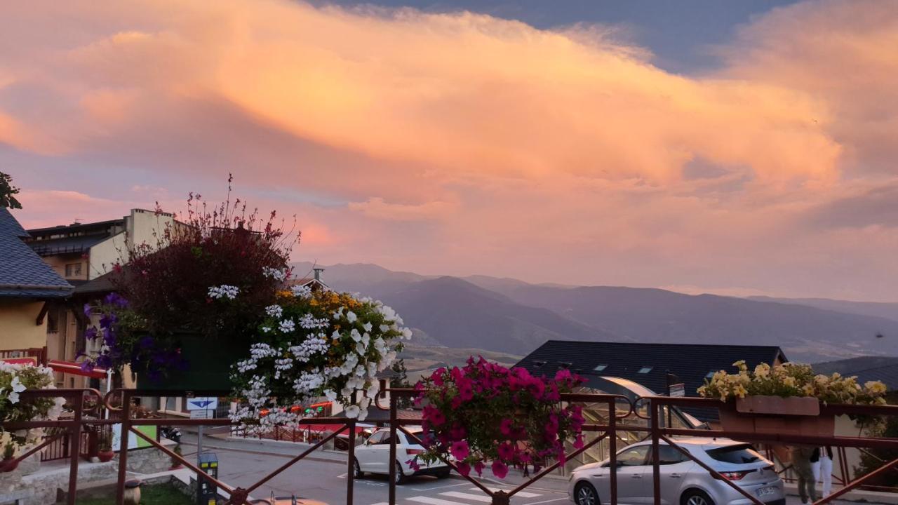 Apt Cosy, 4 Pers, Plein Centre Ville, Parking Offert Font-Romeu-Odeillo-Via Luaran gambar